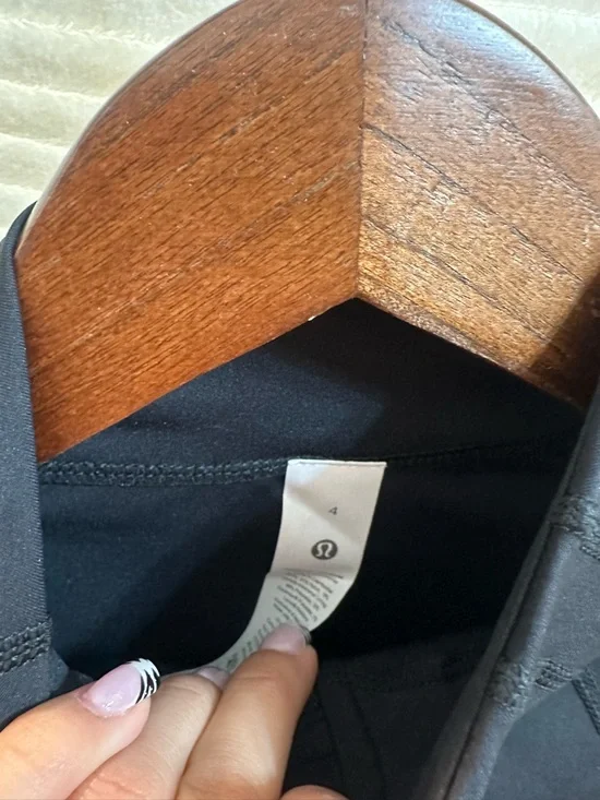 cropped black lululemon define jacket. 1:1 high quality - Picture 8 of 9